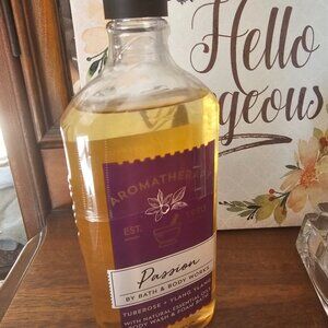 Bath & Body Works Aromatherapy Passion shower gel - tuberose and ylang ylang
